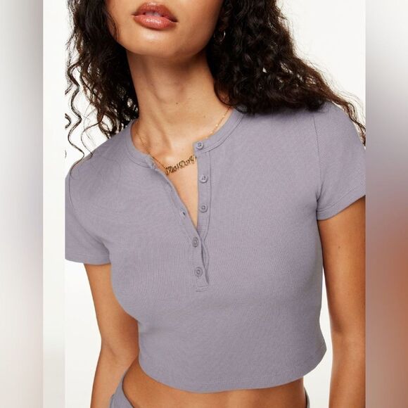 Aritzia Sunday Best Y2K Cropped Henley Baby Top Size SMALL Ethical Minimalist - Picture 8 of 10
